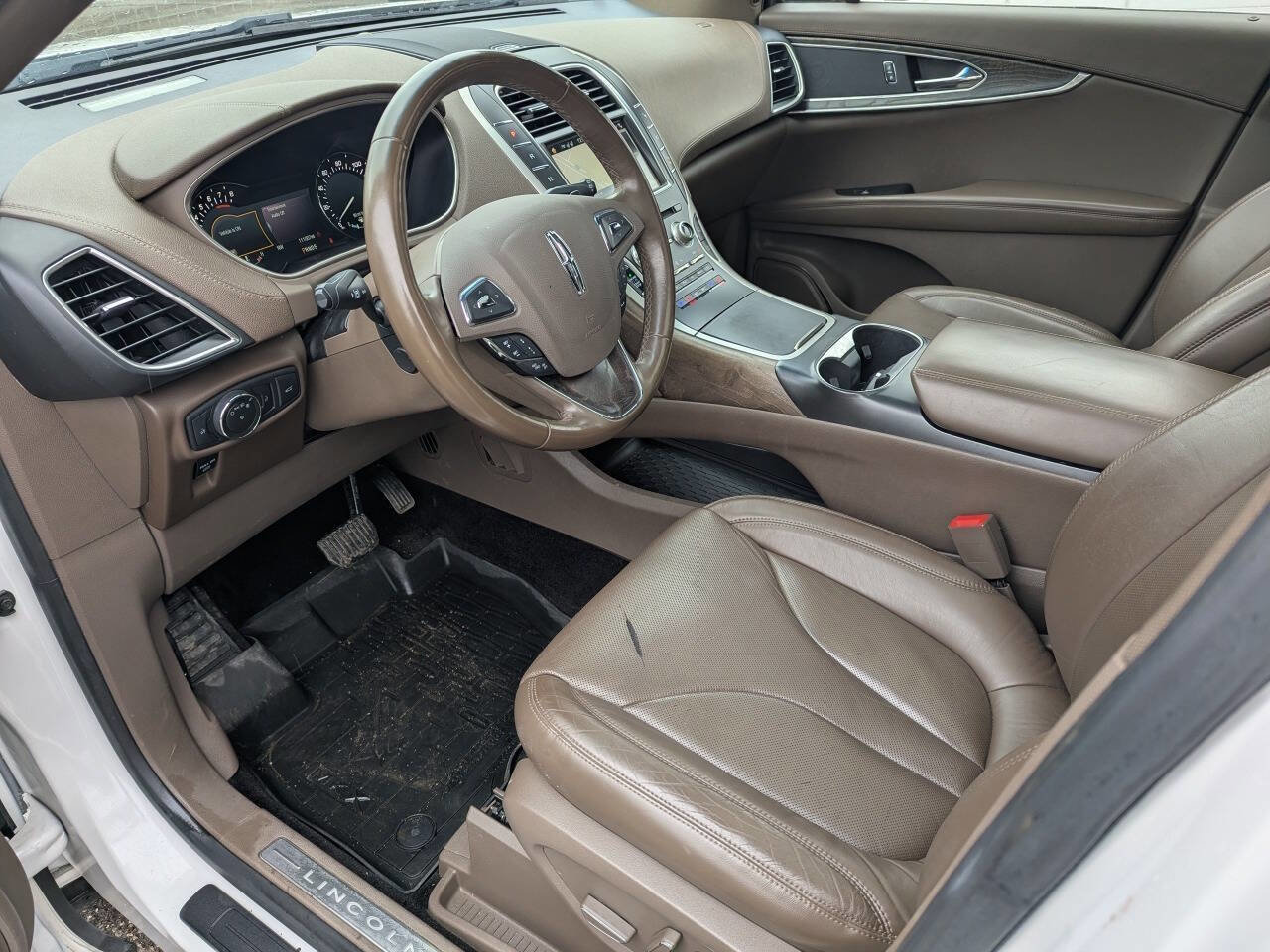 Used 2017 Lincoln MKX Reserve w/ Driver Assistance Package image 12