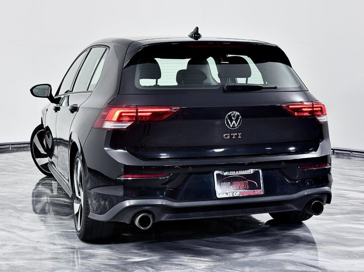 Used 2022 Volkswagen GTI SE w/ SE Leather Package FWD image 9