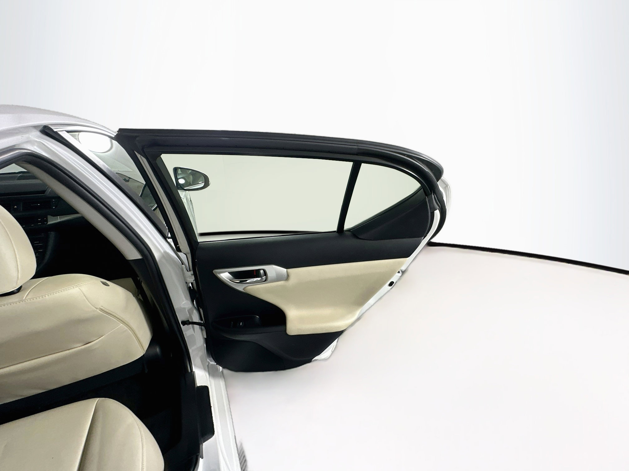 Used 2013 Lexus CT 200h w/ Premium Pkg w/Navigation FWD image 30