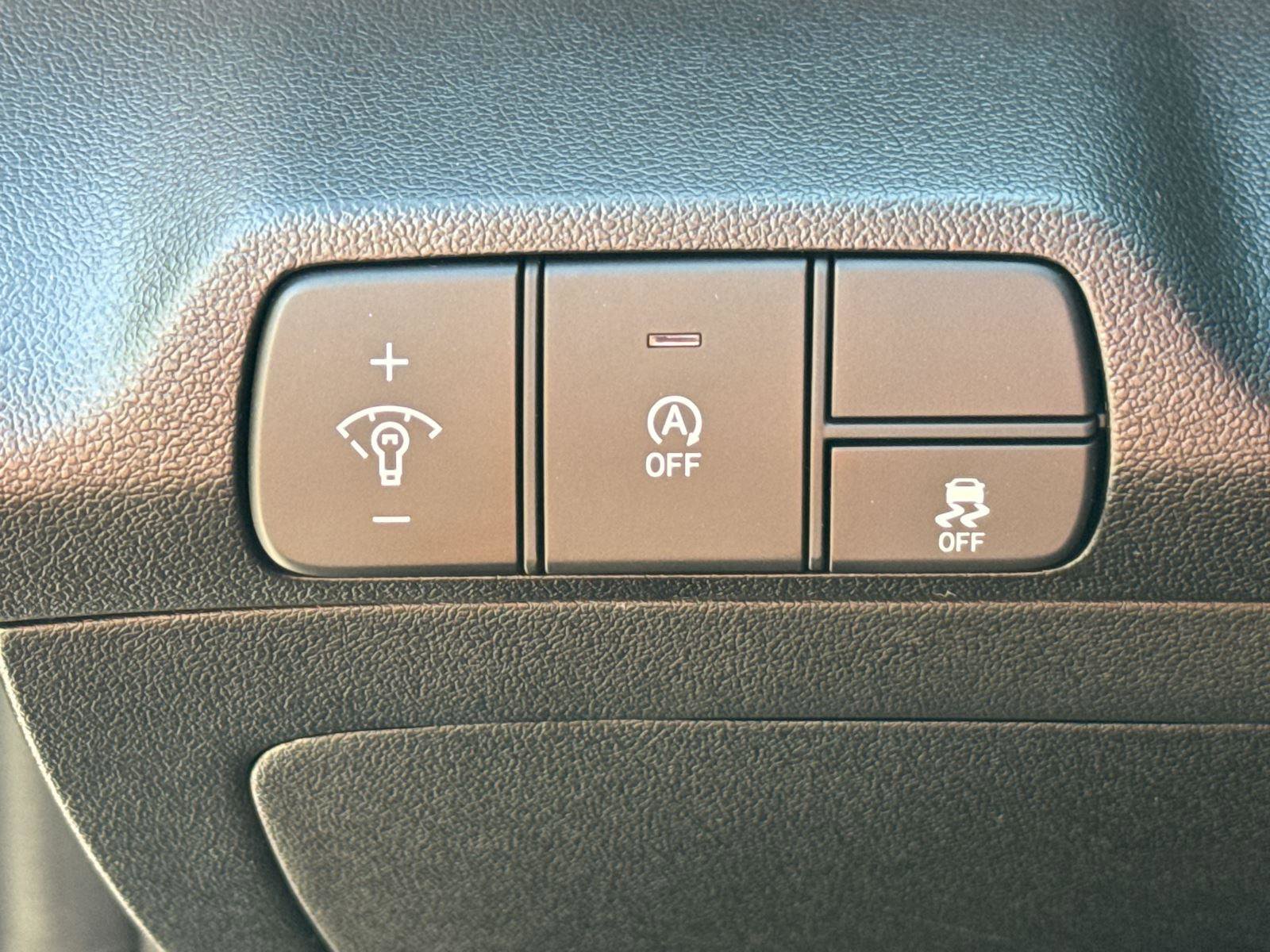 New 2025 Hyundai Elantra SE image 30