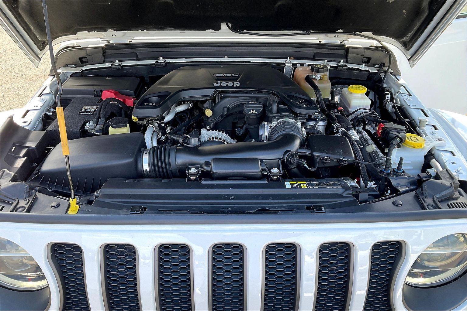 Used 2018 Jeep Wrangler Unlimited Rubicon w/ Dual Top Group AWD/4WD image 29
