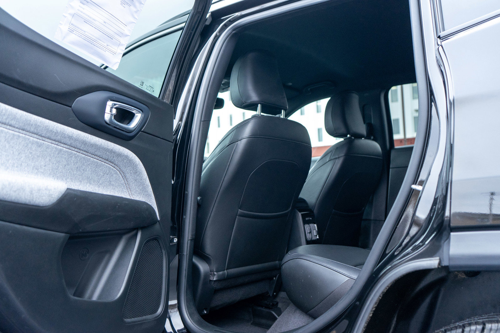 Used 2023 Jeep Compass Latitude image 27