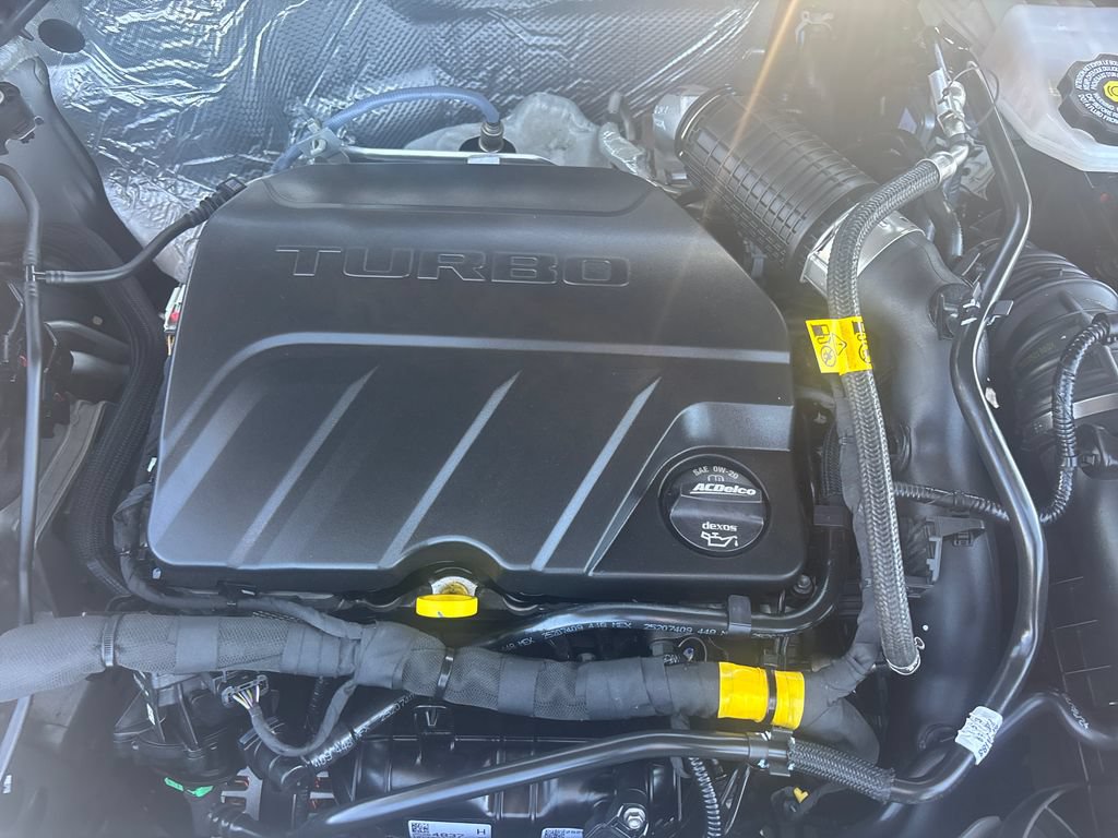 Used 2025 Chevrolet Trax LT w/ LT Convenience Package FWD image 26