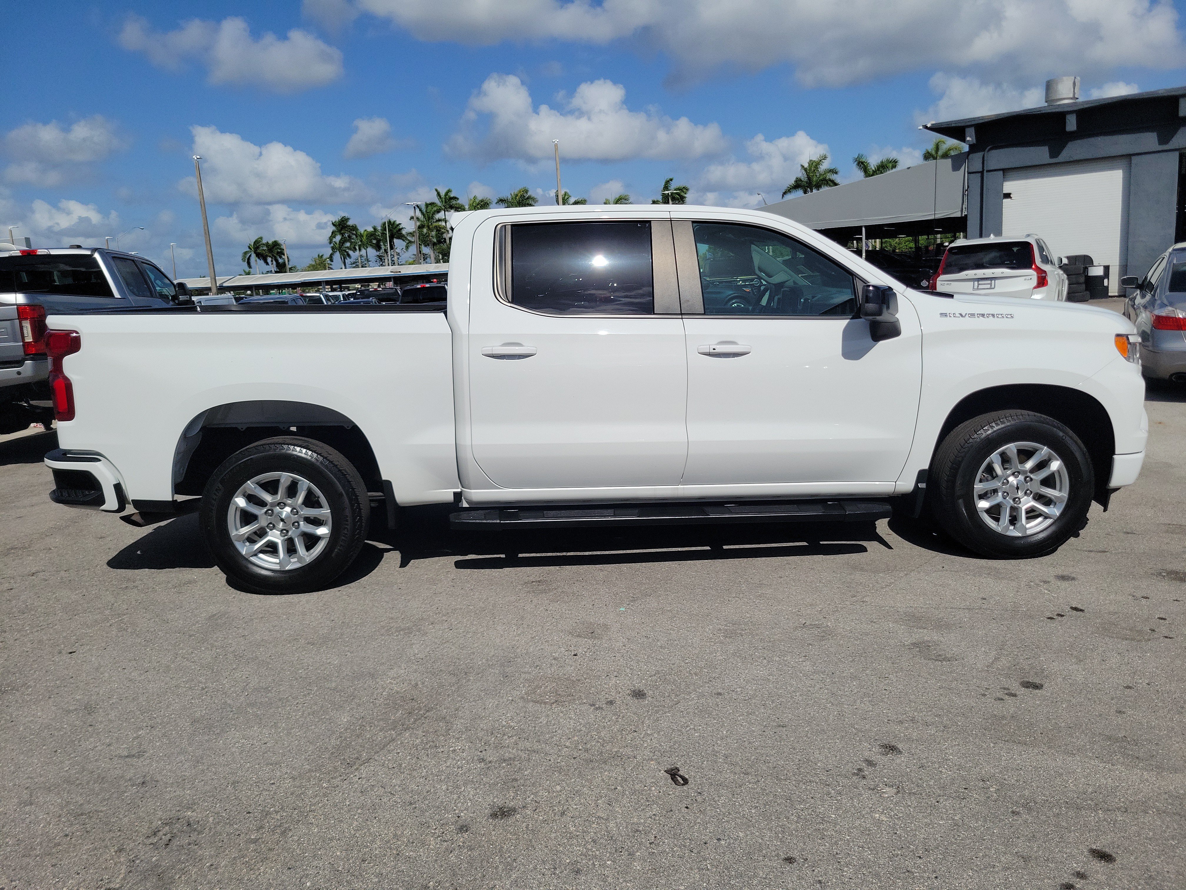 Used 2024 Chevrolet Silverado 1500 RST RWD image 4
