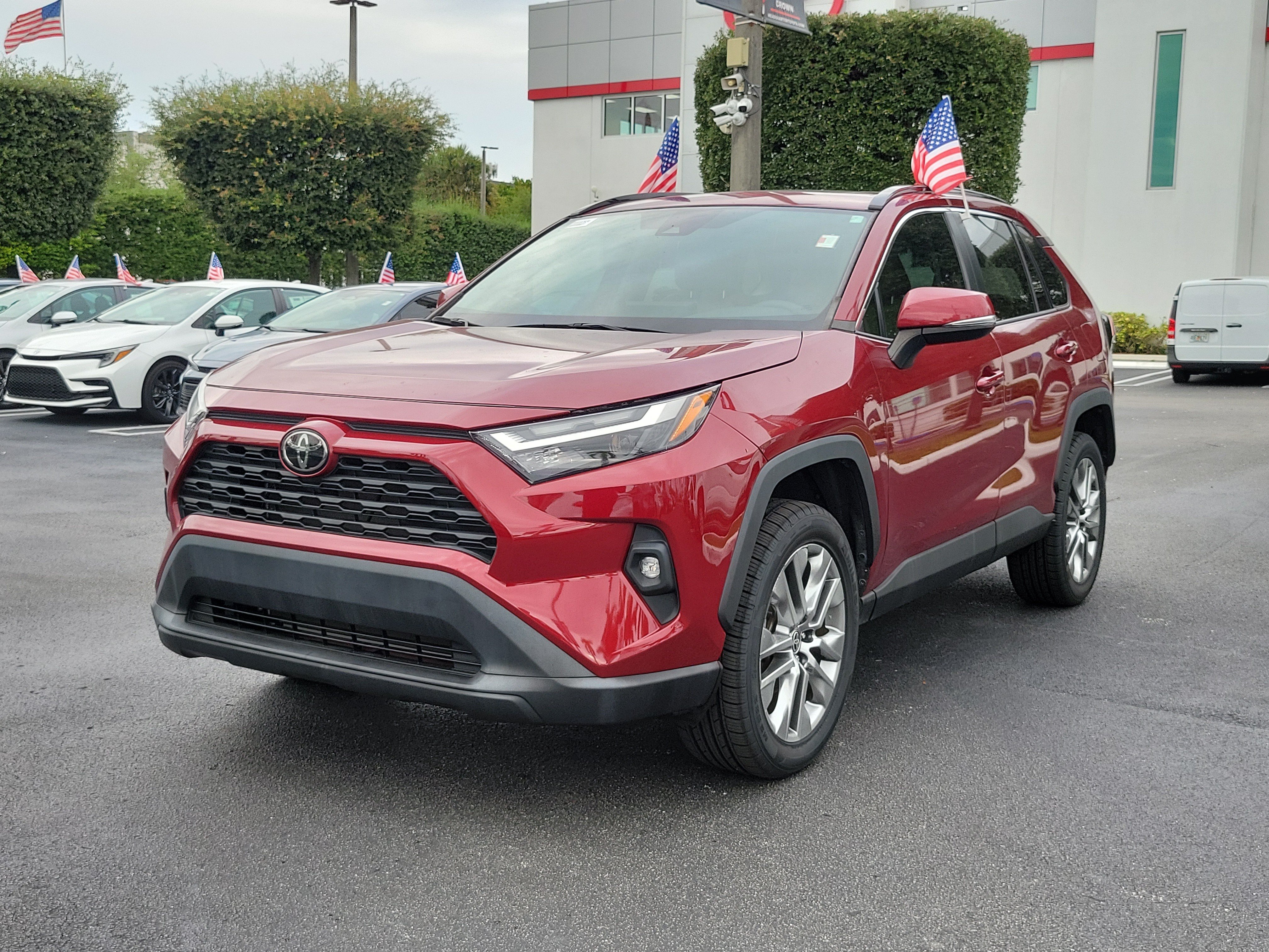 Used 2023 Toyota RAV4 XLE Premium FWD image 6