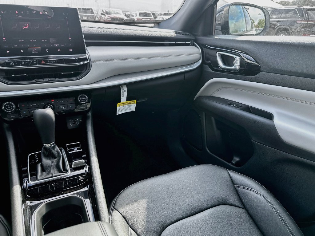 New 2026 Jeep Compass Limited AWD/4WD image 28