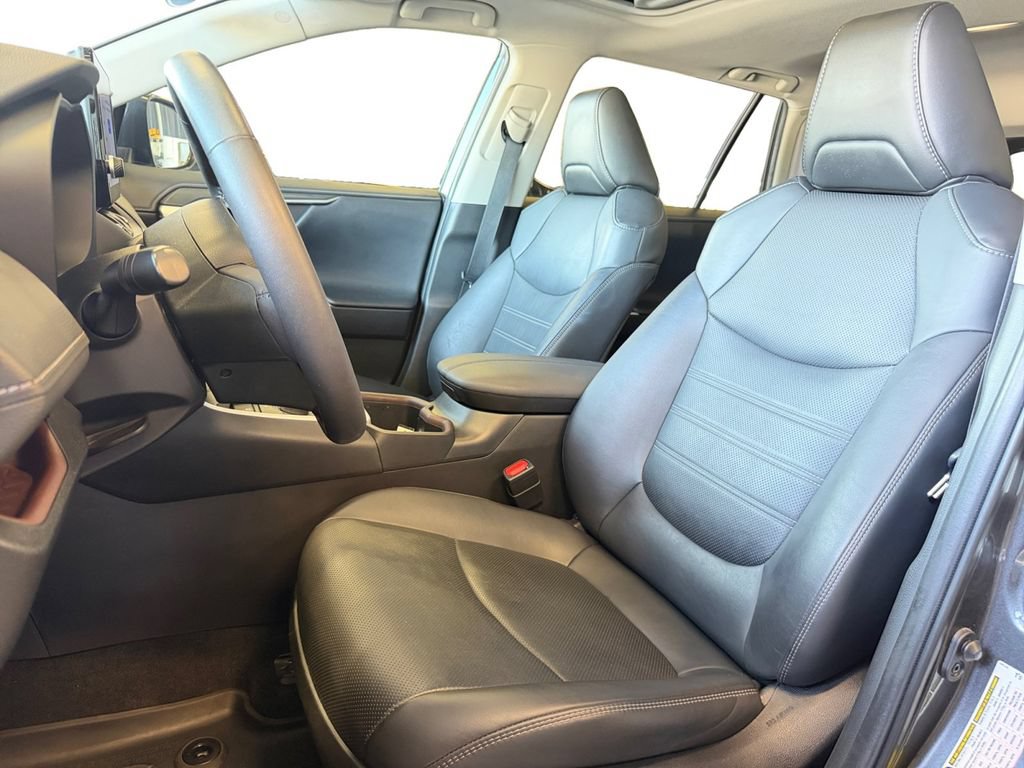 Used 2023 Toyota RAV4 Limited AWD/4WD image 27