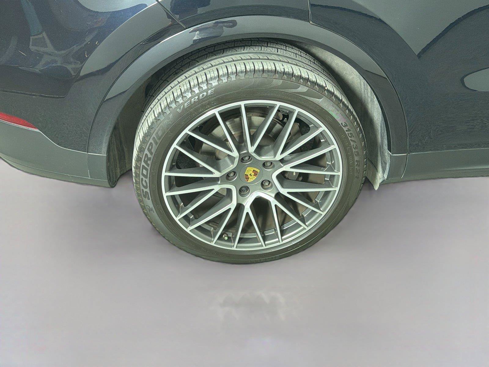 Certified 2020 Porsche Cayenne AWD/4WD image 13