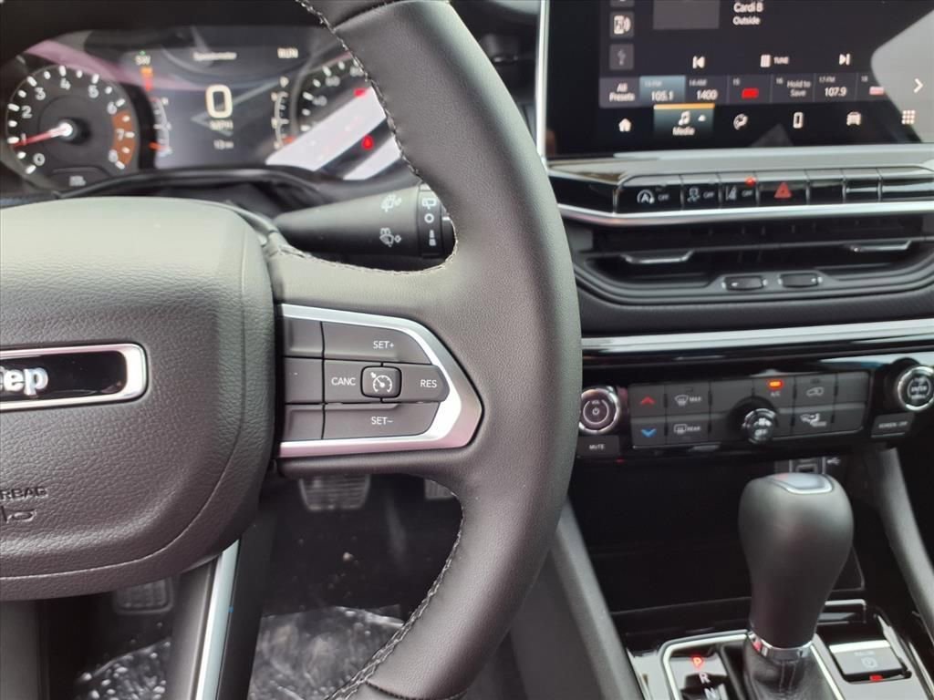 New 2026 Jeep Compass Latitude image 11