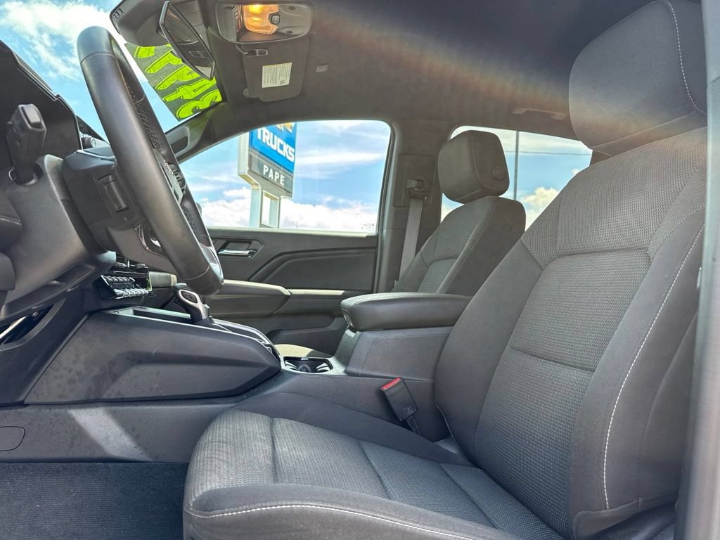Used 2023 Chevrolet Colorado LT w/ LT Convenience Package AWD/4WD image 13