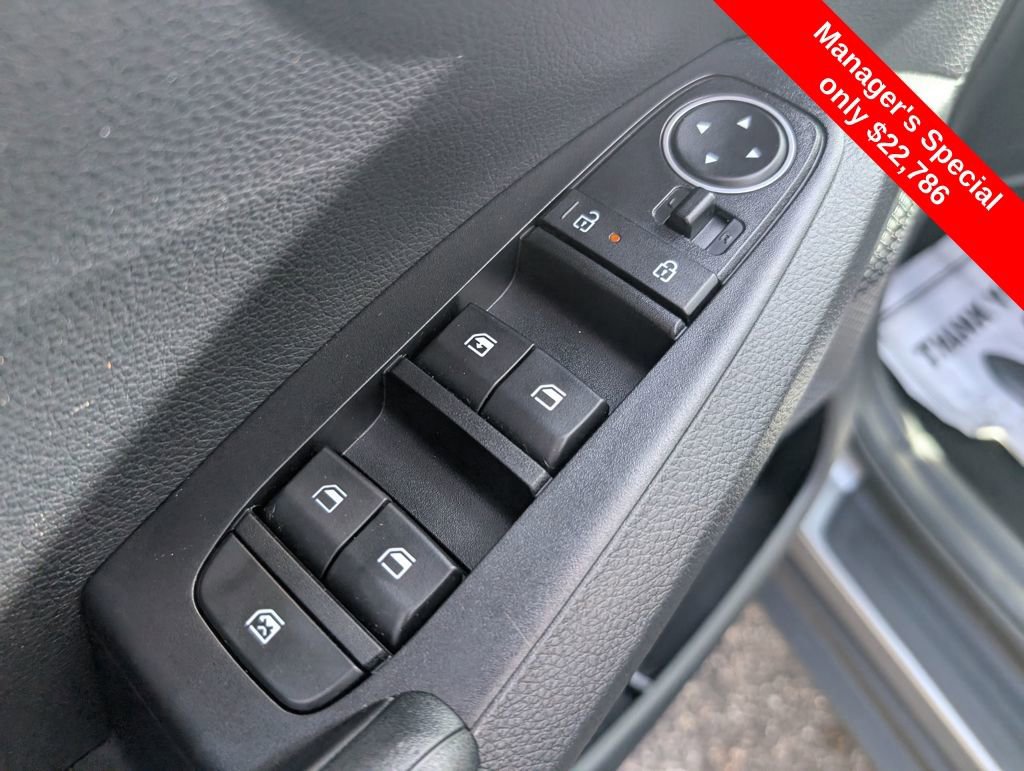Used 2025 Kia Seltos LX AWD/4WD image 16