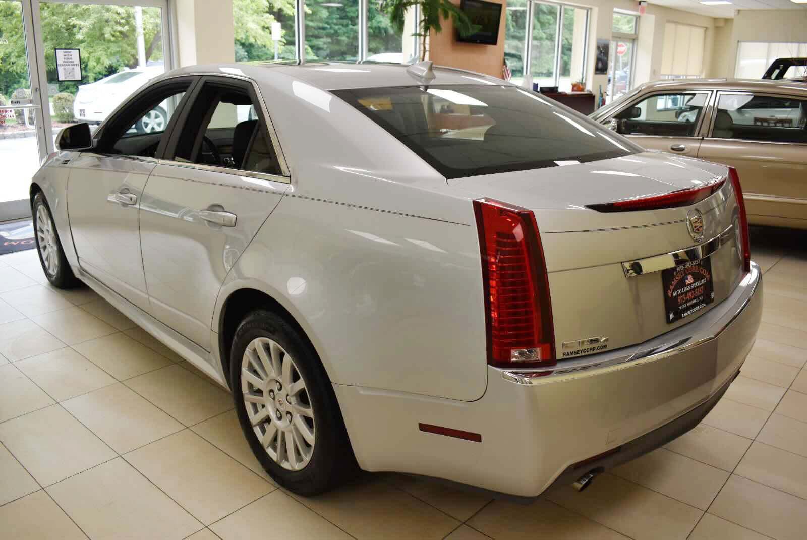 Used 2010 Cadillac CTS Luxury AWD/4WD image 6