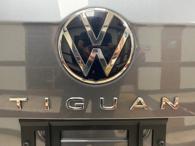 Used 2023 Volkswagen Tiguan SE FWD image 16