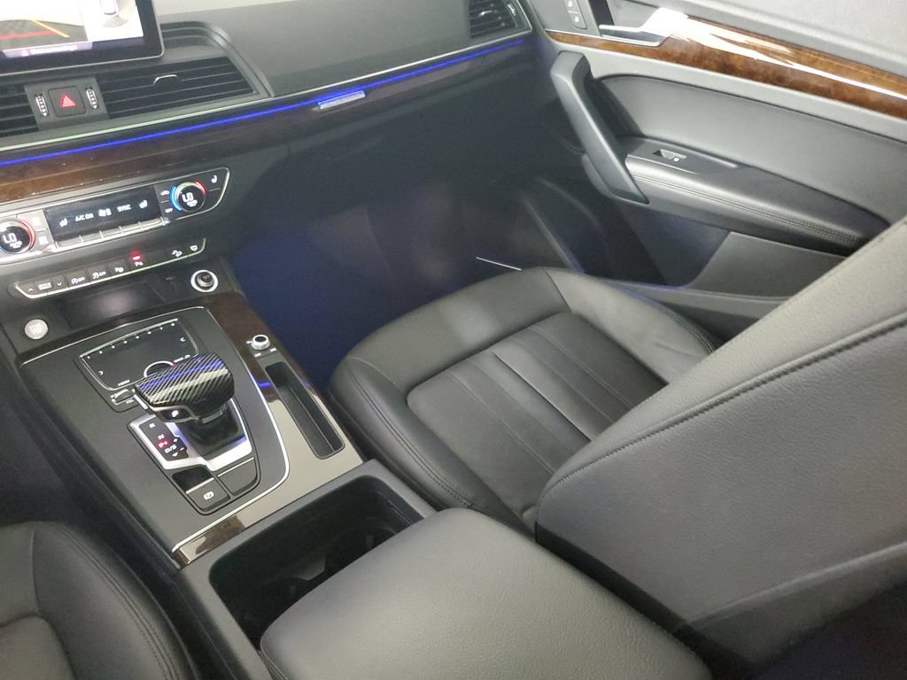 Used 2020 Audi Q5 Prestige w/ Prestige Package AWD/4WD image 17