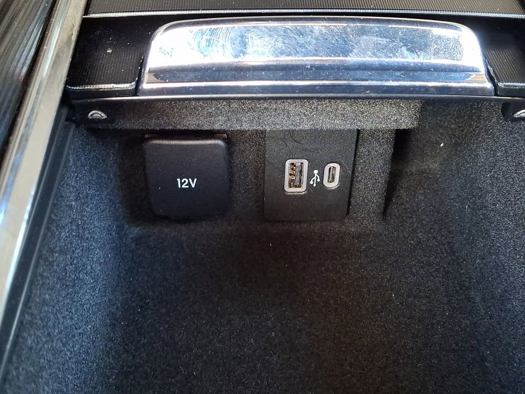 Used 2021 Lincoln Corsair AWD w/ Equipment Group 101A image 24