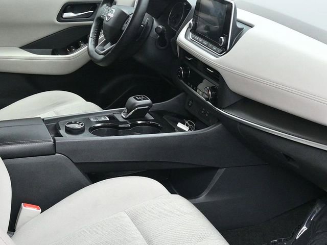 Used 2025 Nissan Rogue SV AWD/4WD image 10