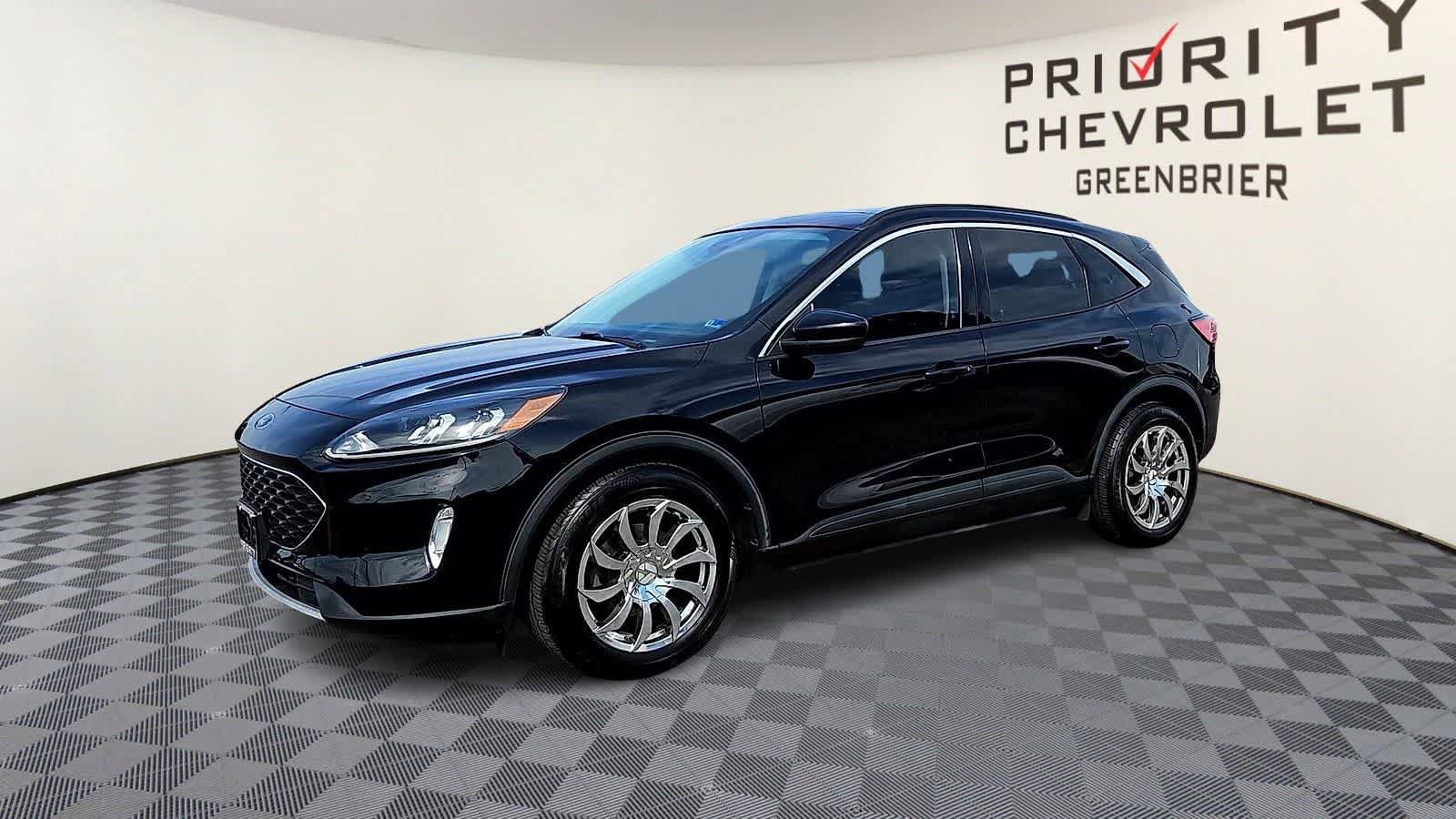 Used 2022 Ford Escape SEL w/ Technology Package FWD image 4
