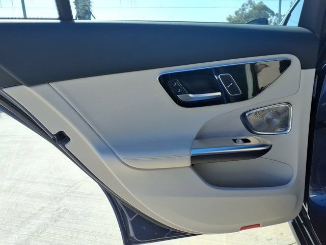 New 2026 Mercedes-Benz C 300 4MATIC Sedan image 17