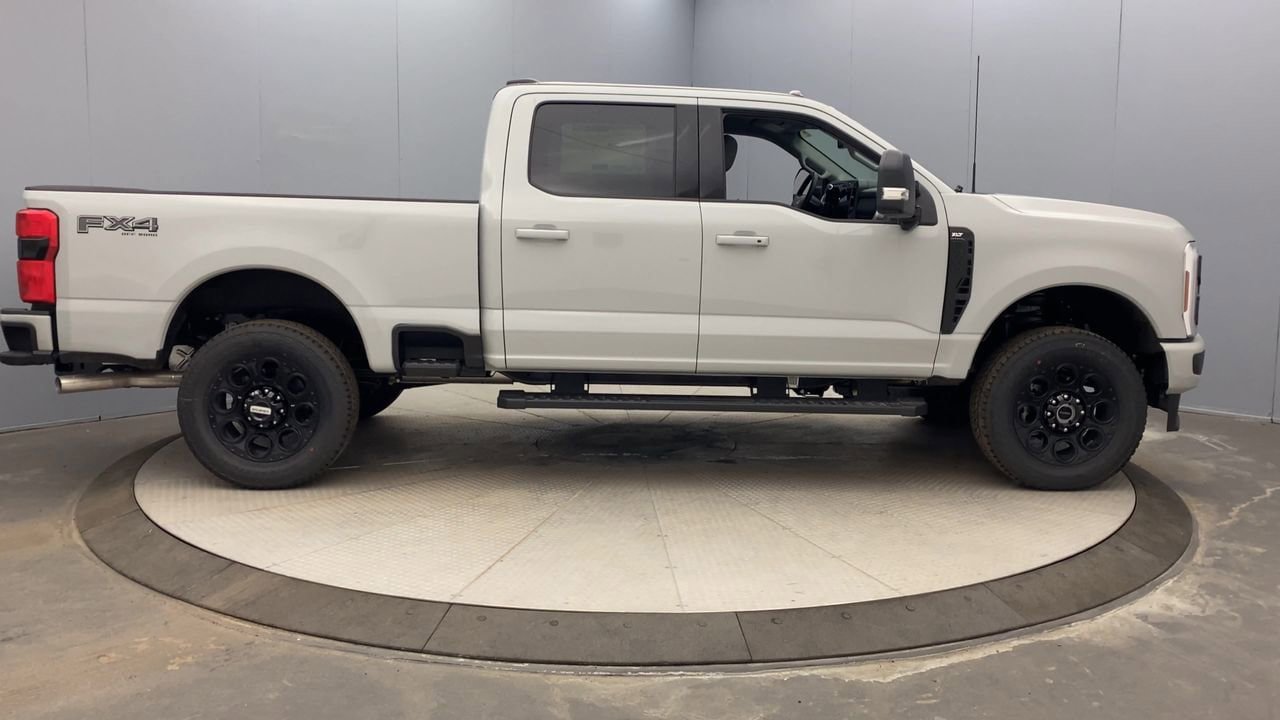 New 2026 Ford F350 XLT w/ XLT Premium Package AWD/4WD image 6