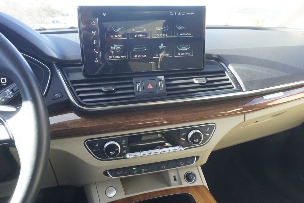 Used 2023 Audi Q5 e Premium w/ Convenience Package image 15