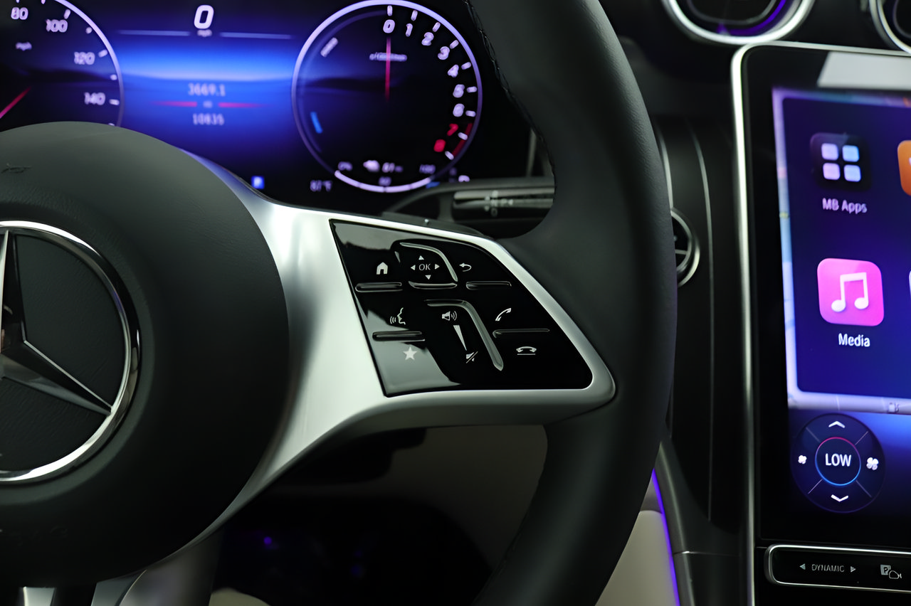 Certified 2025 Mercedes-Benz GLC 350e 4MATIC image 12