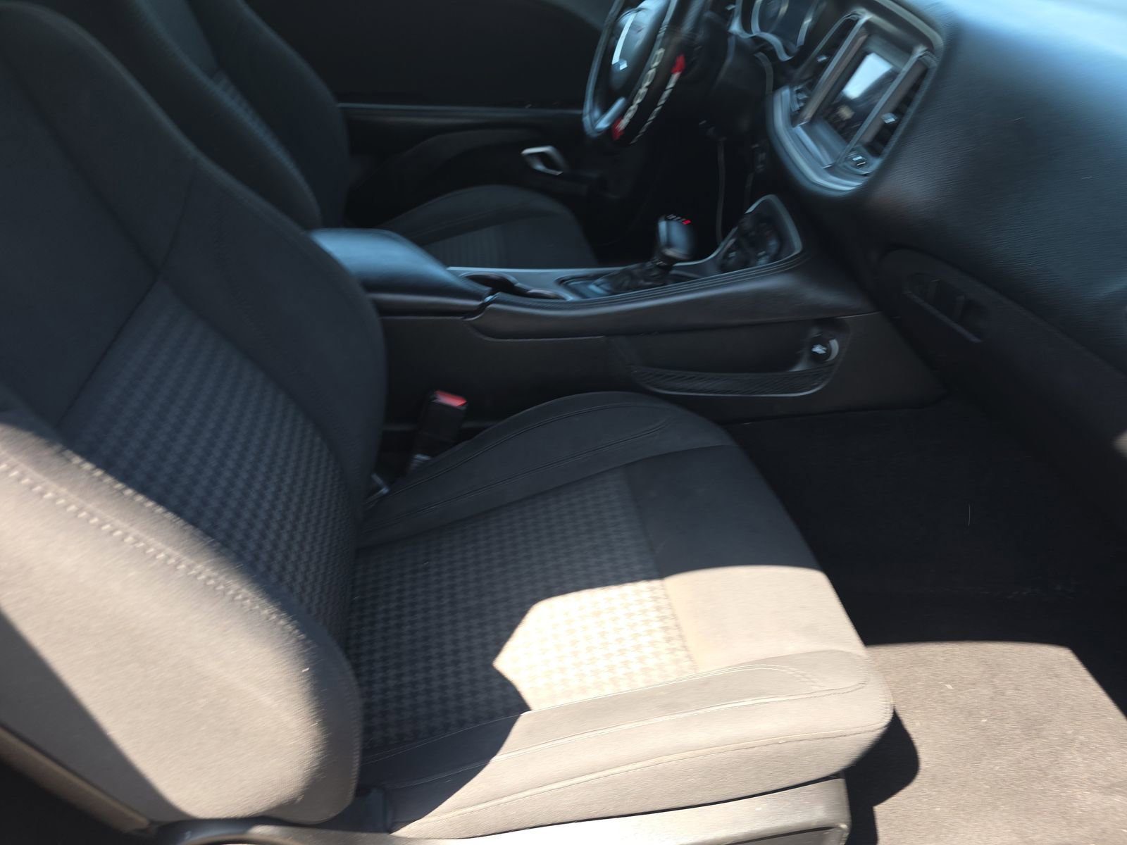 Used 2019 Dodge Challenger SXT image 15