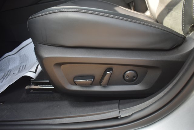 Used 2025 Mitsubishi Outlander SE FWD image 14