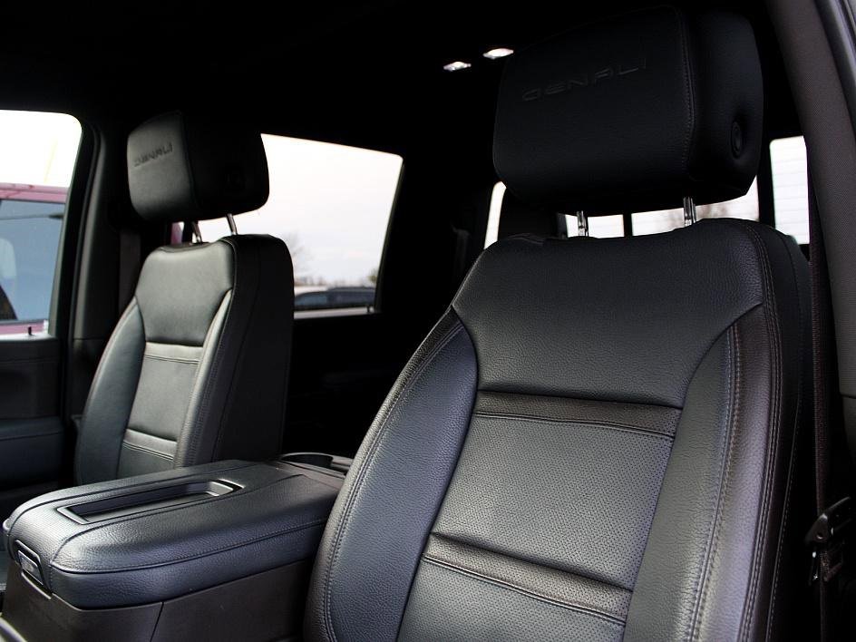 Used 2020 GMC Sierra 2500 Denali w/ Denali Ultimate Package image 17