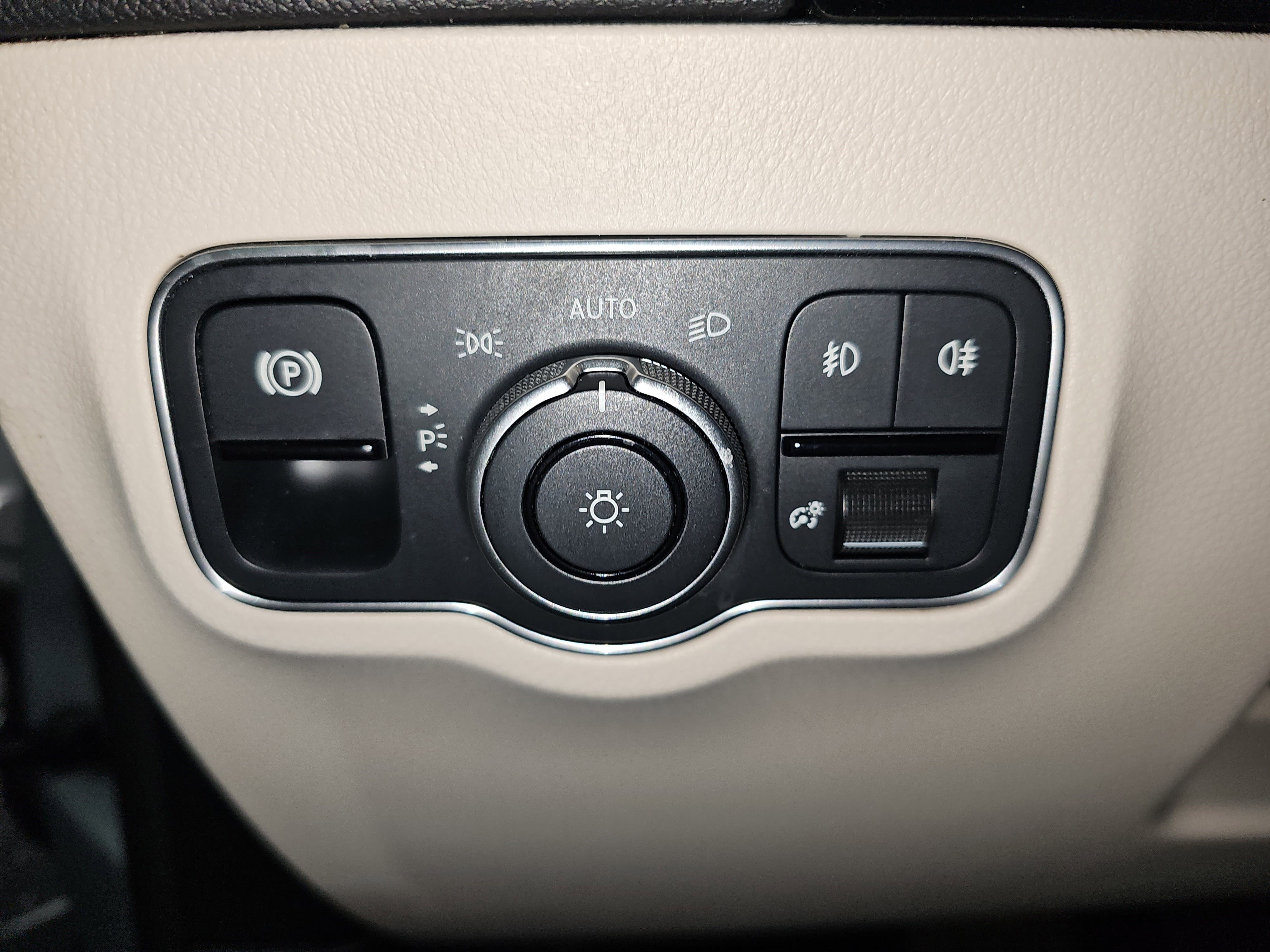 Certified 2024 Mercedes-Benz GLA 250 image 27