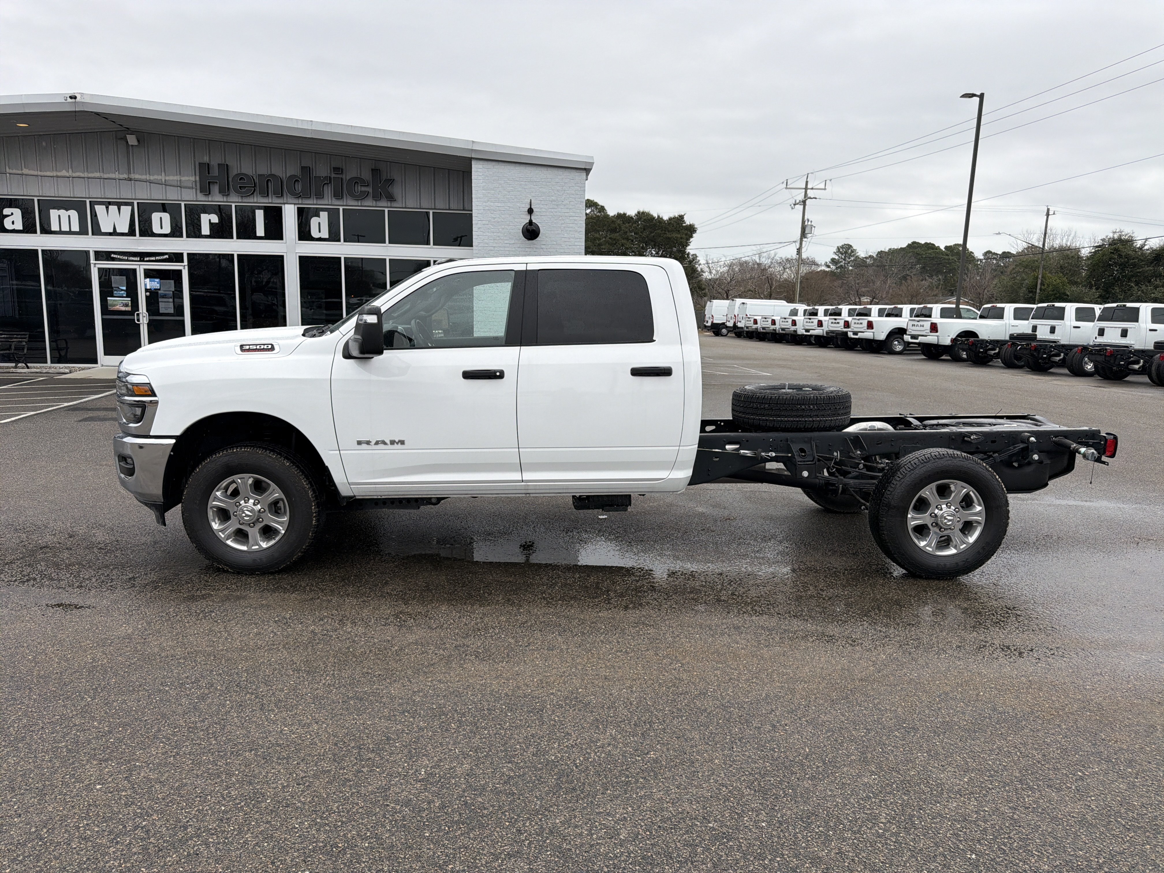 Used 2025 RAM 3500 Big Horn AWD/4WD image 5