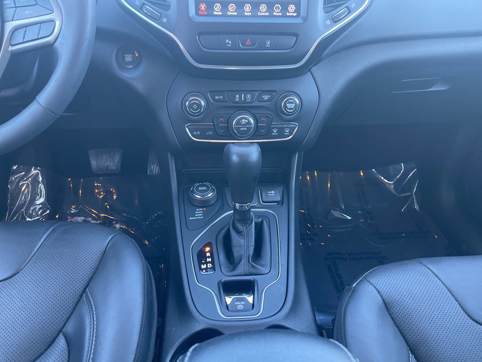 Used 2021 Jeep Cherokee Latitude Lux w/ Comfort/Convenience Group image 12