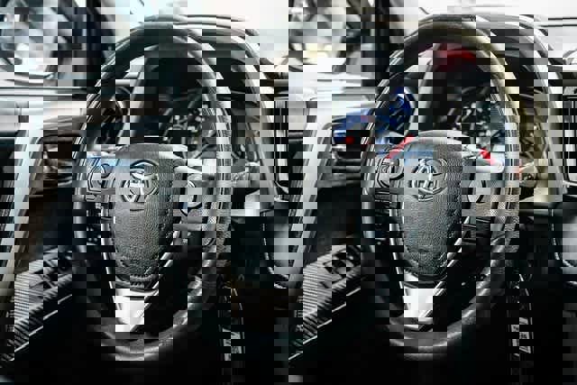 Used 2015 Toyota RAV4 XLE image 15