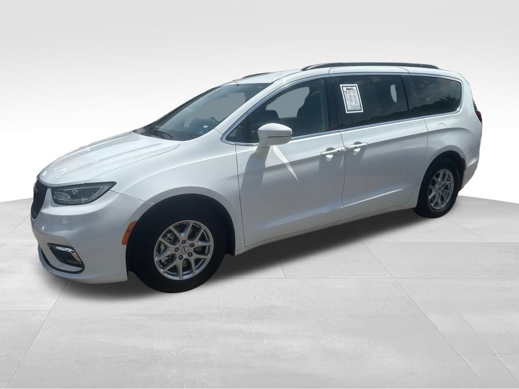 Used 2022 Chrysler Pacifica Touring-L FWD image 4