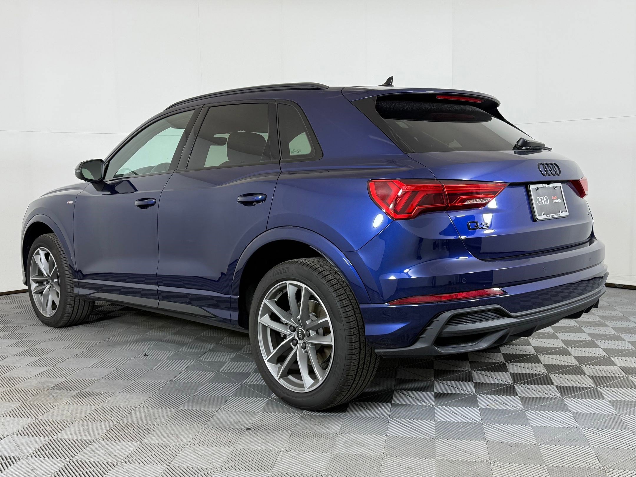New 2025 Audi Q3 2.0T Premium image 3