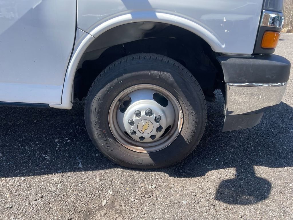 Used 2023 Chevrolet Express 3500 w/ Power Convenience Package RWD image 30