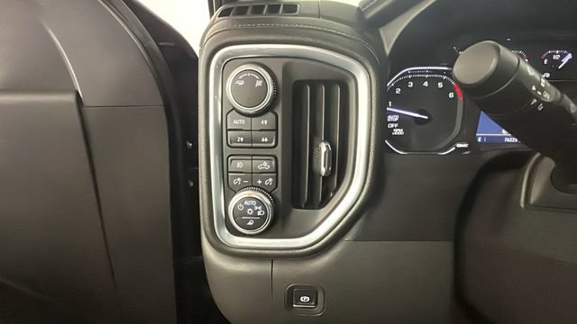 Used 2019 GMC Sierra 1500 SLT w/ SLT Premium Package AWD/4WD image 18