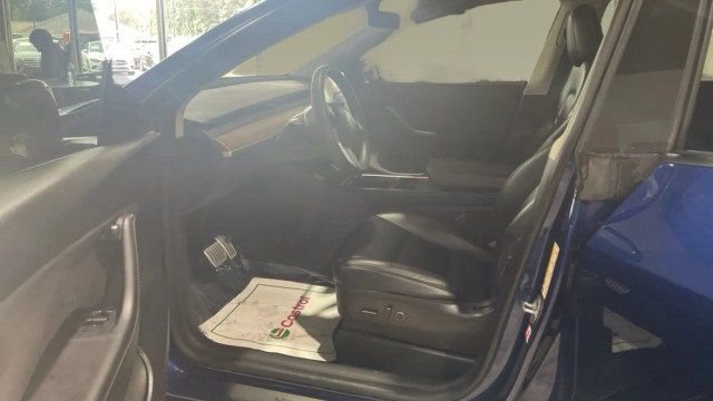 Used 2022 Tesla Model Y Performance AWD/4WD image 11