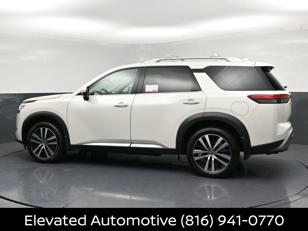 Certified 2023 Nissan Pathfinder Platinum w/ Cargo Package AWD/4WD image 30
