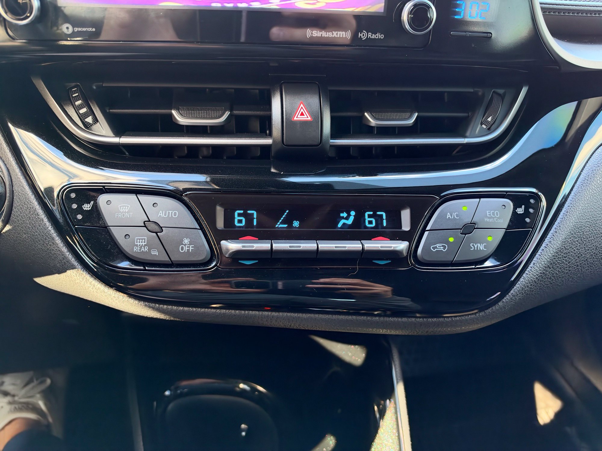 Used 2019 Toyota C-HR Limited FWD image 20