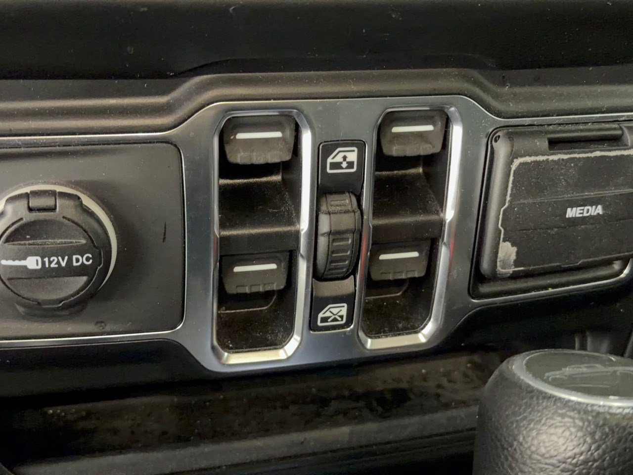 Used 2021 Jeep Gladiator Sport AWD/4WD image 15
