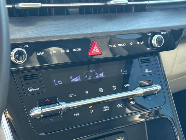 Used 2024 Kia Carnival EX FWD image 21