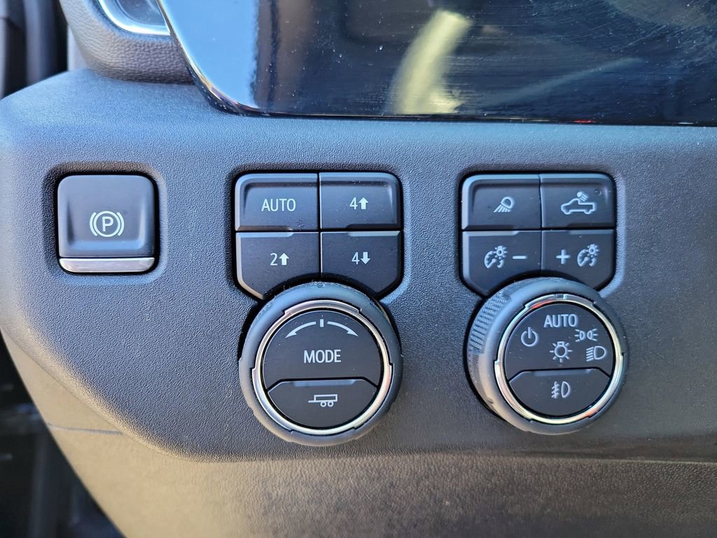 Certified 2025 Chevrolet Silverado 2500 LTZ w/ LTZ Convenience Package image 28