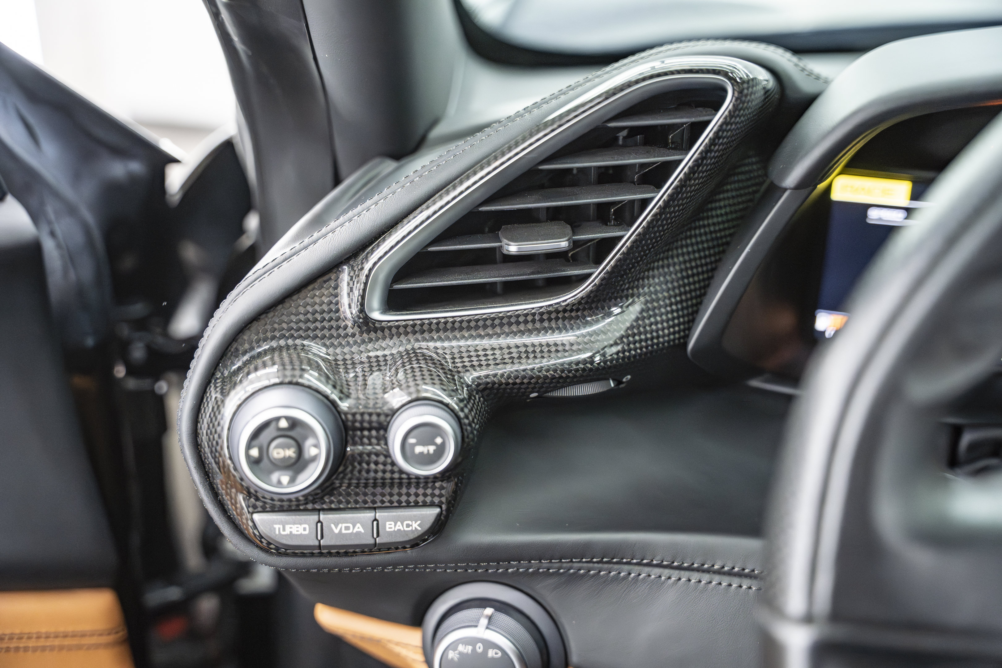 Used 2016 Ferrari 488 GTB RWD image 37