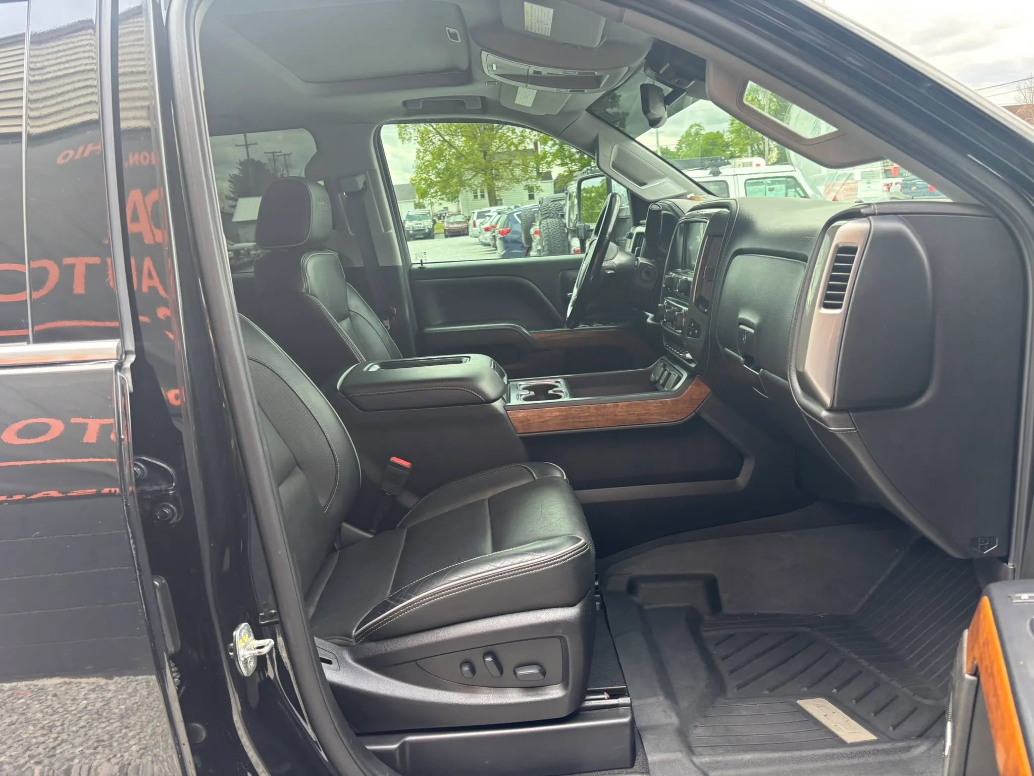 Used 2019 Chevrolet Silverado 3500 High Country w/ Duramax Plus Package AWD/4WD image 18