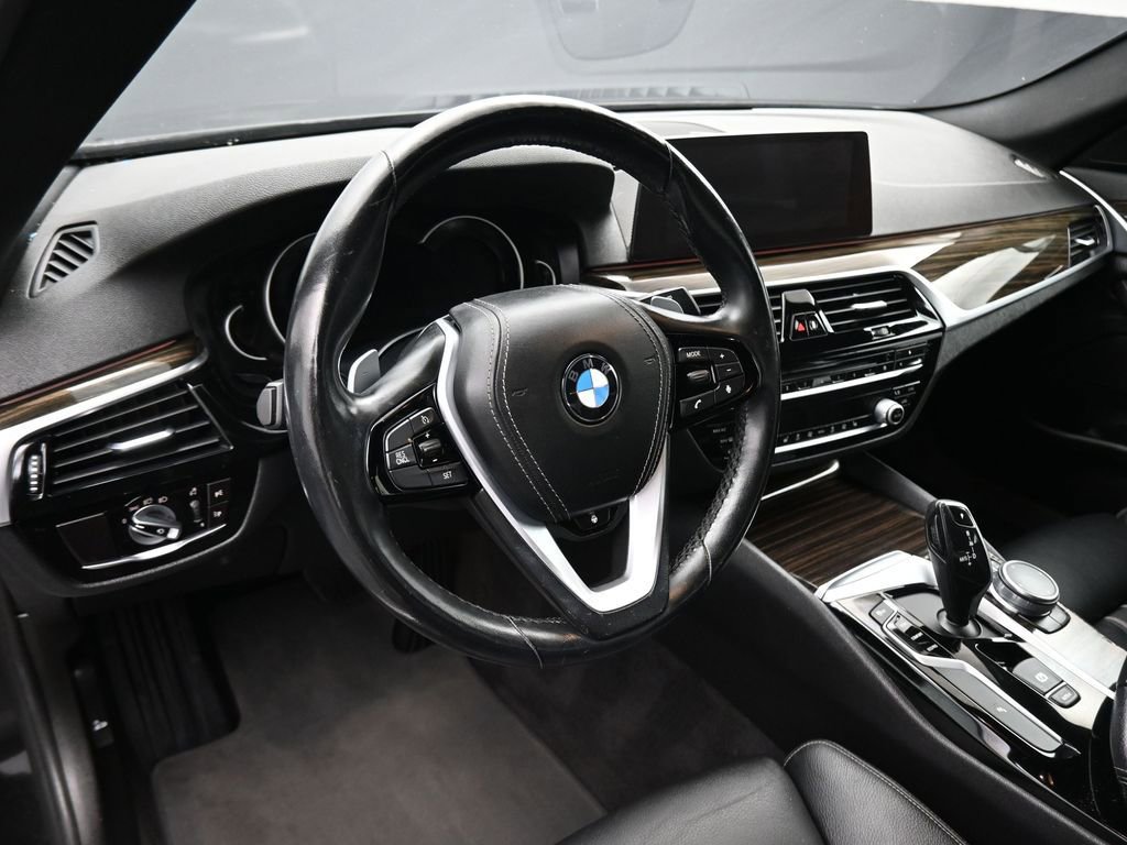 Used 2019 BMW 530i xDrive w/ Convenience Package AWD/4WD image 14