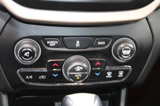 Used 2014 Jeep Cherokee Limited image 23