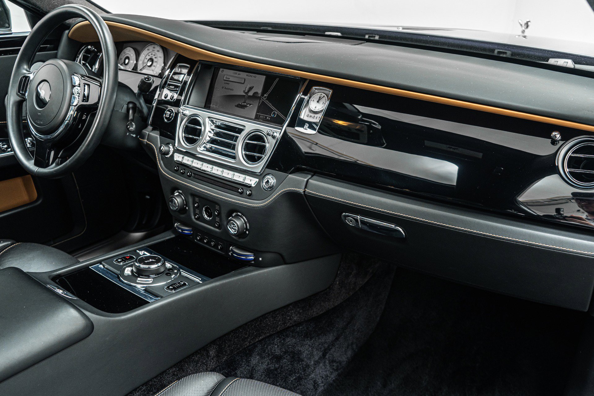 Used 2017 Rolls-Royce Ghost Extended Wheelbase image 14