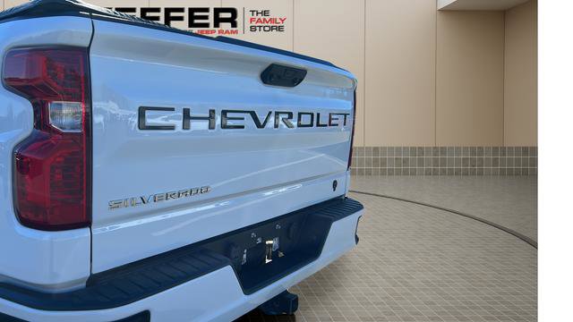 Used 2023 Chevrolet Silverado 1500 Custom image 13