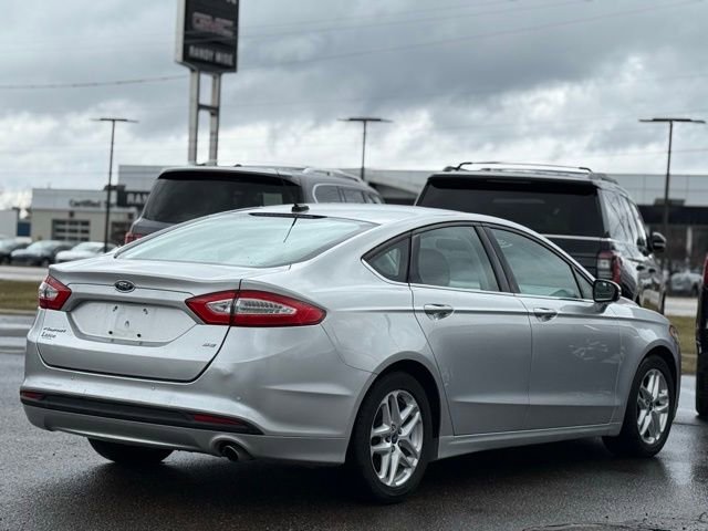 Used 2014 Ford Fusion SE image 32