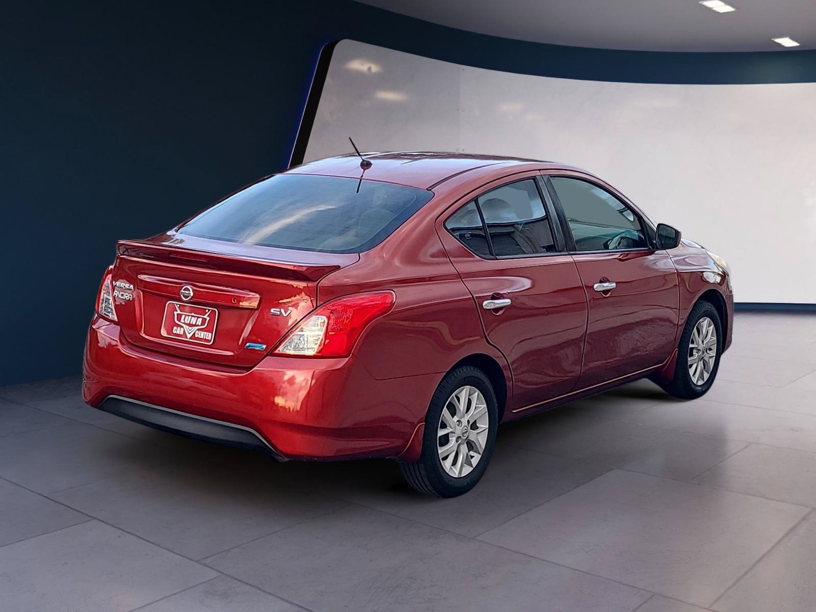 Used 2016 Nissan Versa SV w/ SV Appearance Package FWD image 5